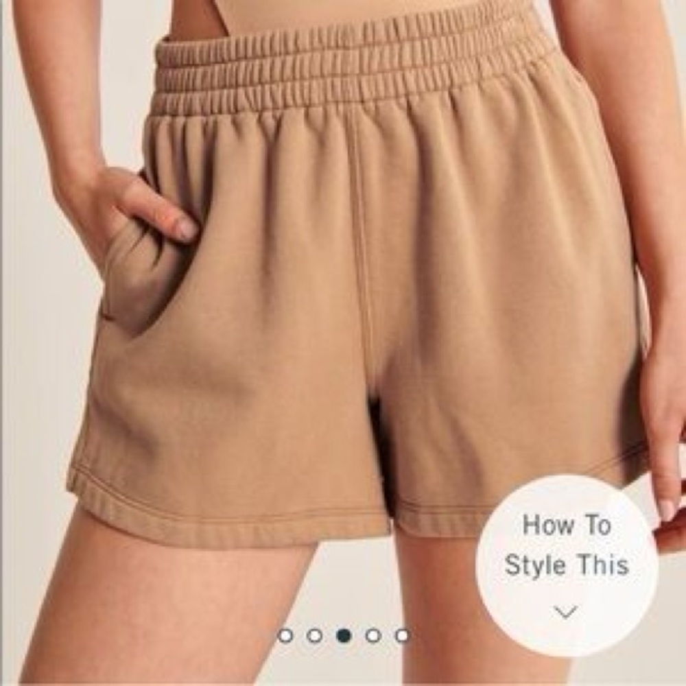 Abercrombie Vintage Sunday Women's Tan Casual Shorts Size Small